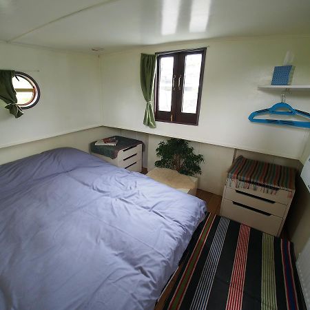 Отель Roisin Dubh Houseboat Sallins Экстерьер фото